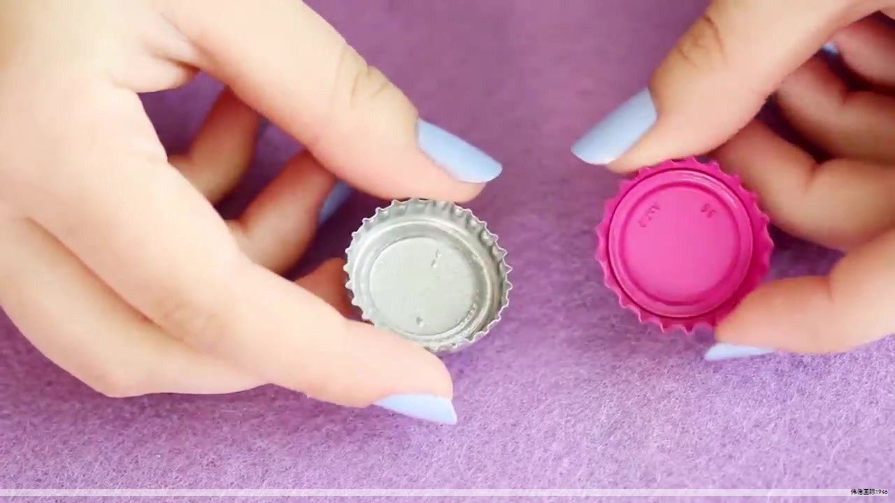 创意来自日常的美感与想象力,材料不必昂贵,简单的废旧物品同样能做出丰富的玩法。下面是几款易上手的手工小制作,试试看吧! 创意来自日常的美感与想象力,材料不必昂贵,简单的废旧物品同样能做出丰富的玩法。下面是几款易上手的手工小制作,试试看吧!