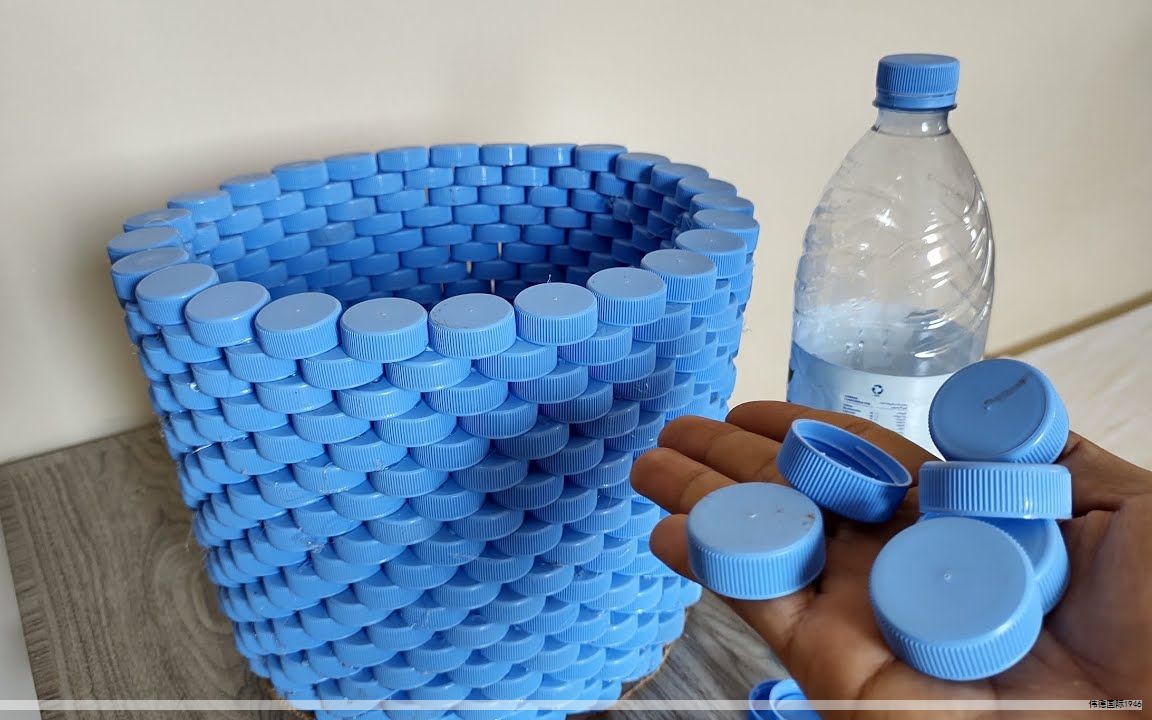 在香水的世界里,找到既好闻又持久的香氛往往需要兼顾气味与留香表现。香水不仅是气味的选择,更是一种个性与气质的表达。一款香水的香调结构、场景适配度以及日常使用的舒适感,都会直接影响你在不同场合中的气场与自信。 在香水的世界里,找到既好闻又持久的香氛往往需要兼顾气味与留香表现。香水不仅是气味的选择,更是一种个性与气质的表达。一款香水的香调结构、场景适配度以及日常使用的舒适感,都会直接影响你在不同场合中的气场与自信。