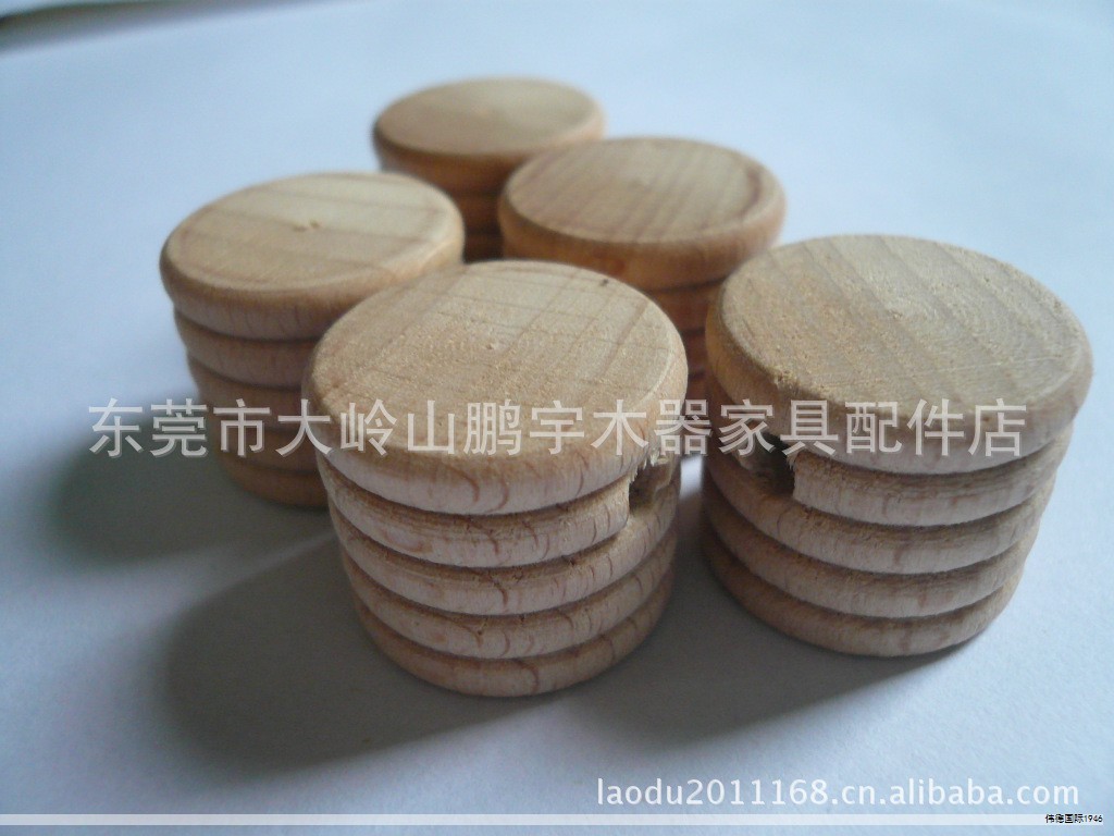 日常生活中,矿泉水瓶很常见,我们往往没有多大关注瓶盖为何不漏水。当你被问到为什么饮料瓶不漏水时,第一直觉往往是螺纹密封起作用,真的是这样吗? 日常生活中,矿泉水瓶很常见,我们往往没有多大关注瓶盖为何不漏水。当你被问到为什么饮料瓶不漏水时,第一直觉往往是螺纹密封起作用,真的是这样吗?