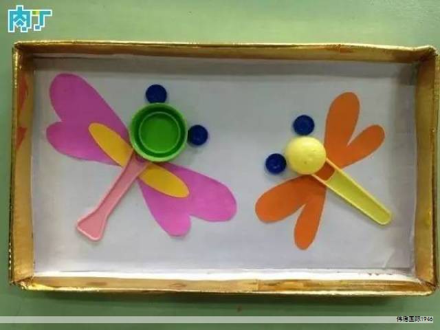 本发明涉及塑料制品制备领域，尤其是一种以PP材料为主体的注塑工艺及其制得的瓶盖。