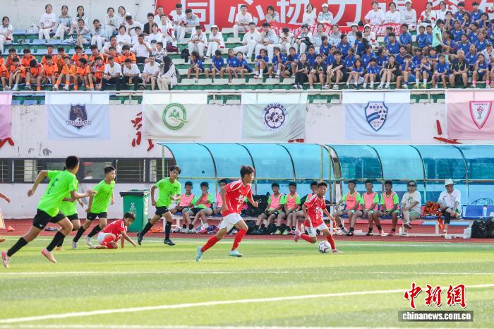 2025年毕节“同心杯”全国青少年足球邀请赛开幕