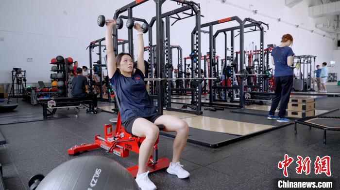 内蒙古冰雪健儿全力备战十四冬体能测试 争做最