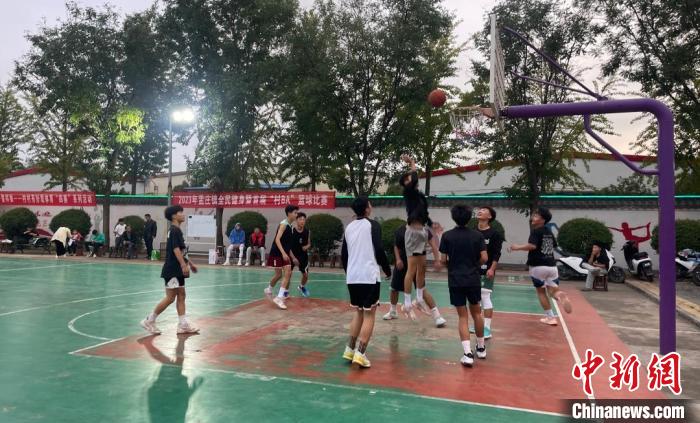 山东多地推广冰雪武术篮球项目 助力青少年成长