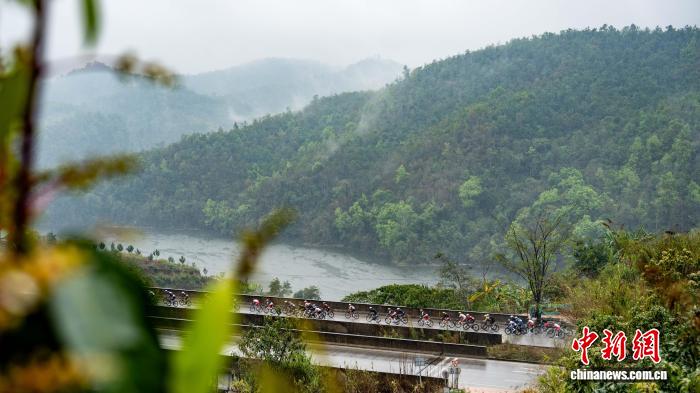 2026中国公路自行车联赛首站芒市收官 多项赛事冠