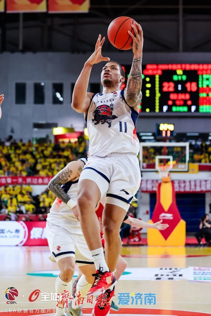 山东高速男篮客场告负 斯蒂尔首秀两双助力球队