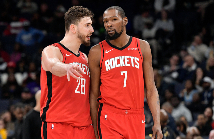 火箭新星谢泼德爆发助队连胜 申京伊森联手稳住