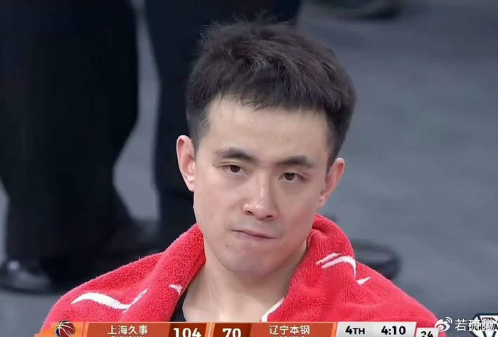 辽宁男篮惨败上海男篮 赵继伟怒斥球队表现引发
